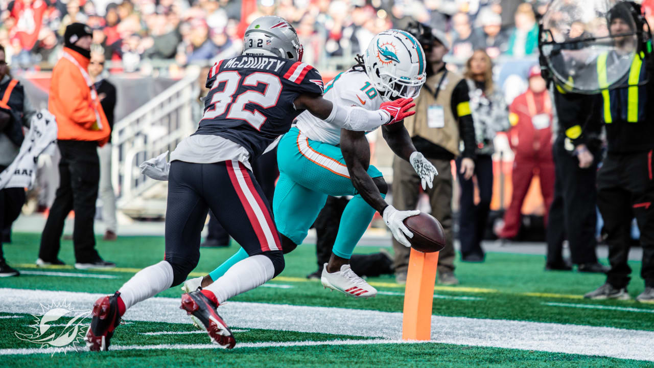 Tyreek Hill lifts Miami Dolphins ahead of New England Patriots in