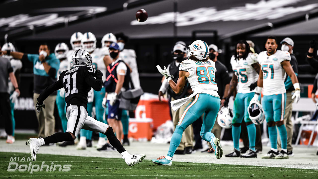 Raiders beat Dolphins 15-13 to remain unbeaten in preseason