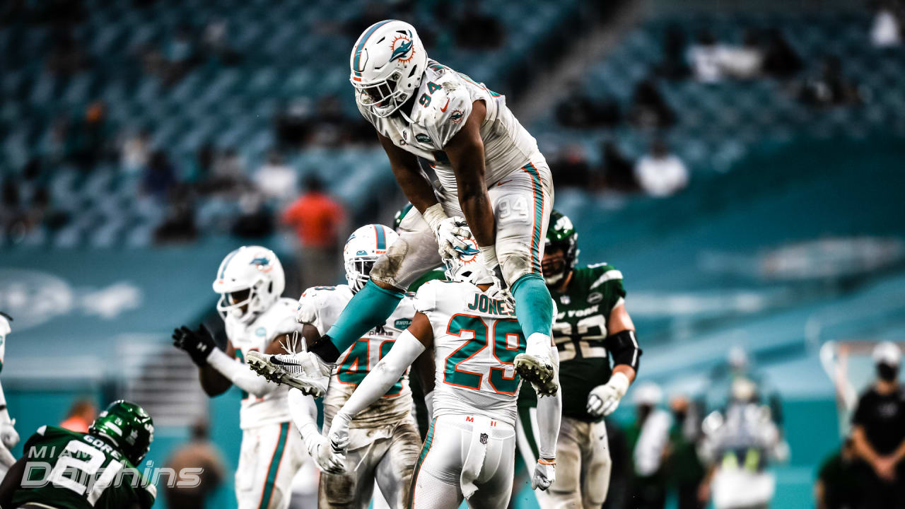 Photo Gallery Jets vs. Dolphins Full Game Photos Presented by Truist
