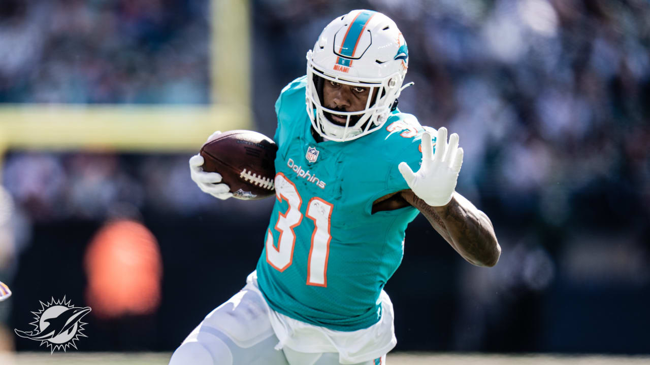 Raheem Mostert runs for touchdown double as Miami Dolphins hold on