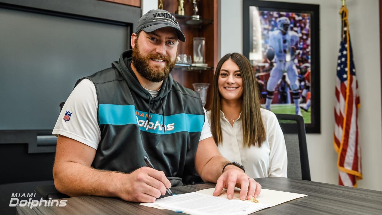 Miami Dolphins Sign Ferguson to Contract Extension