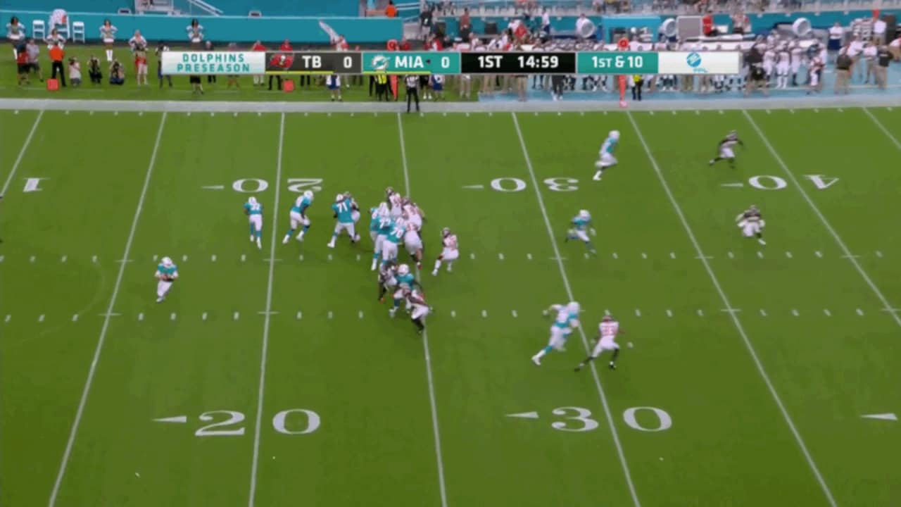 Ryan Tannehill throws for two scores as Dolphins earn 22-9 victory