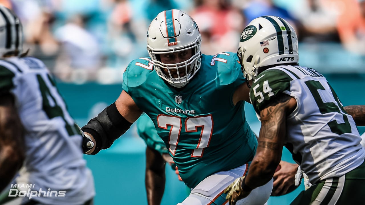 Miami Dolphins guard Jesse Davis (77) walks on the sidelines during an NFL  football game against the Baltimore Ravens, Thursday Nov. 11, 2021, in Miami  Gardens, Fla. (AP Photo/Doug Murray Stock Photo - Alamy