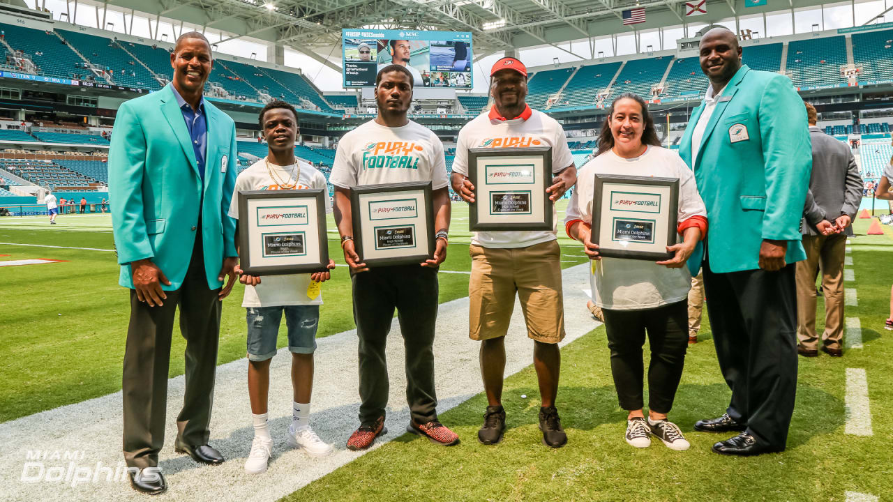 What an incredible time at the Miami Dolphins game today with my amazing  daughter Bella! Thank you @miamidolphins for the hospitality and…