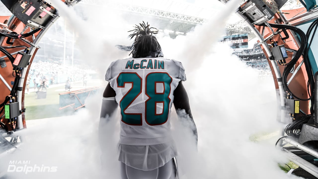 Miami Dolphins: Is Bobby McCain better off at slot corner?