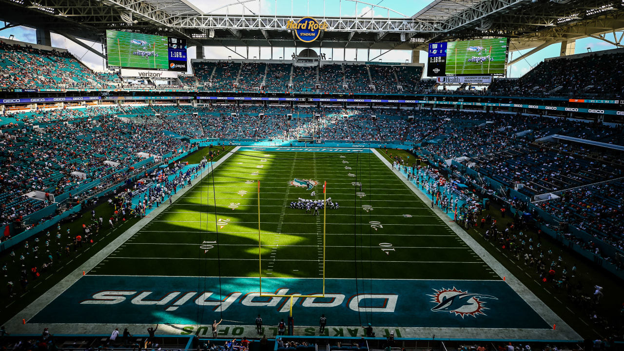 Hard Rock Stadium Fun Facts & Secrets of the Miami Dolphins Stadium -  Thrillist