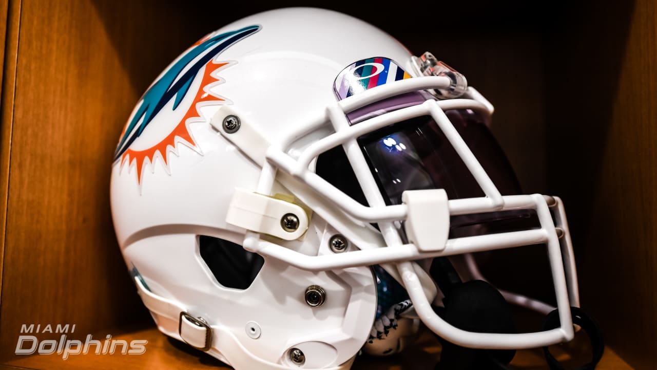 Patriots acquire Dolphins receiver Isaiah Ford, Titans lineman