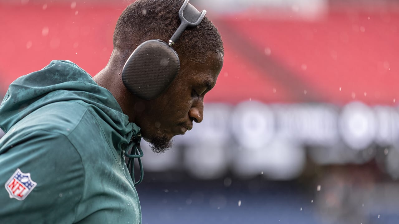 Atlanta Falcons wide receiver Olamide Zaccheaus (17) works during the first  half of an NFL football game against the Tampa Bay Buccaneers, Sunday, Jan.  8, 2023, in Atlanta. The Atlanta Falcons won