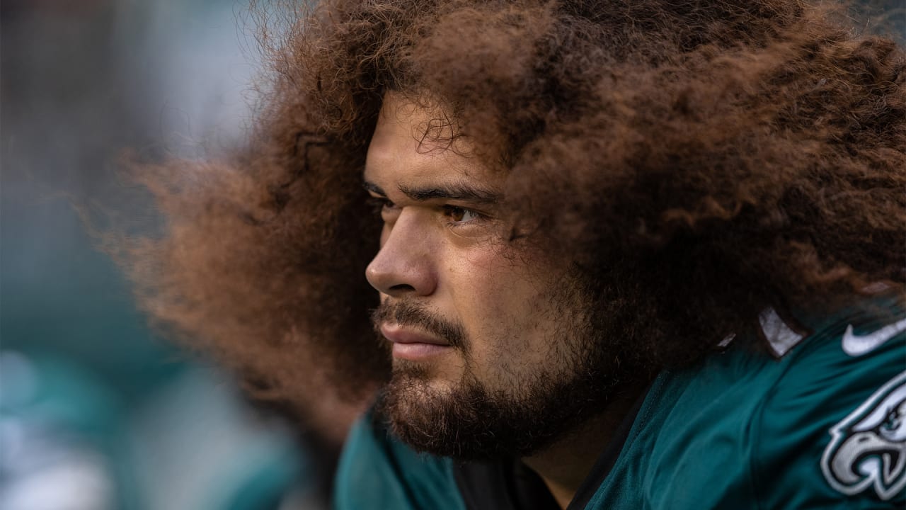 Eagles Extend G Isaac Seumalo