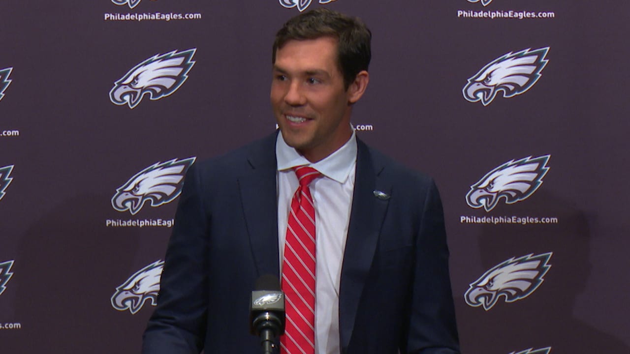 Sam Bradford Explains His Baggy Sleeves - CBS Philadelphia