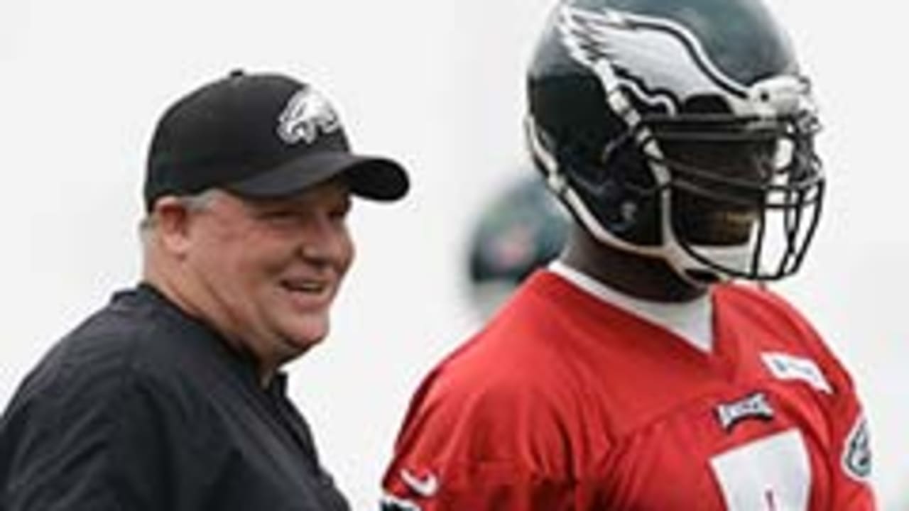 Michael Vick named Philadelphia Eagles' starting quarterback over Nick  Foles - Sports Illustrated