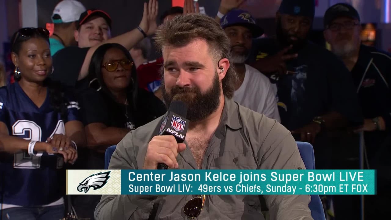 Jason Kelce crashes brother Travis' postgame interview