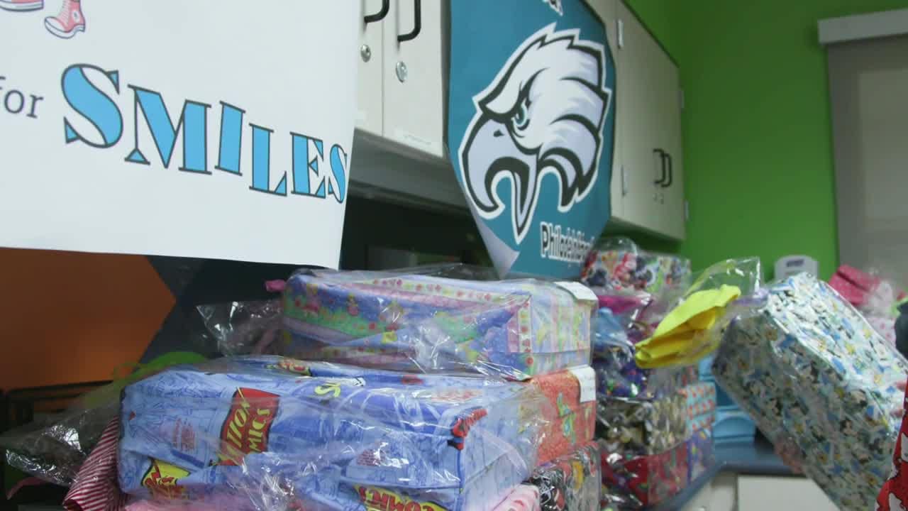 Eagles Players Visit Children's Hospital Of Philadelphia