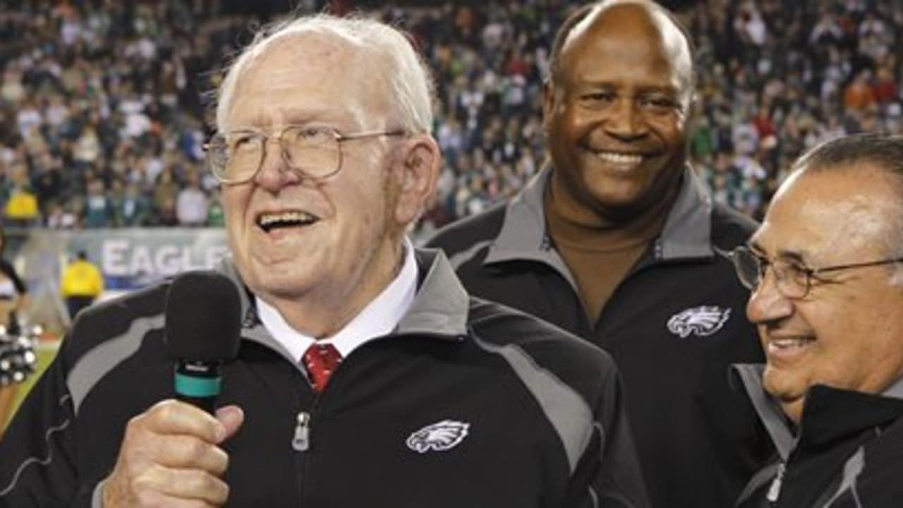 Former Eagles coach, sharp-tongued defensive guru Buddy Ryan dies