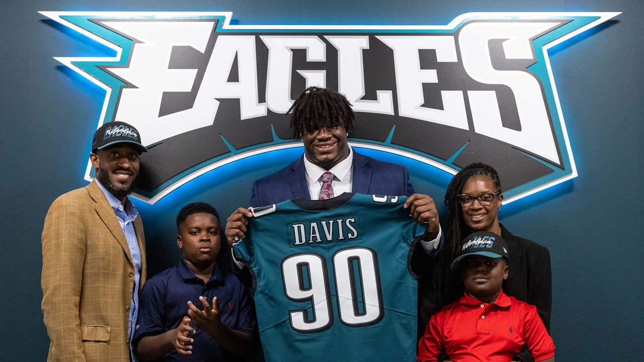 DT Jordan Davis to Have Biggest Impact Among Eagles Draft Picks