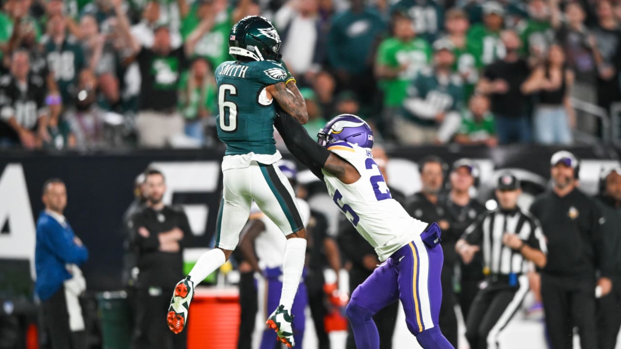 Highlights: DeVonta Smith's top plays from win over Vikings