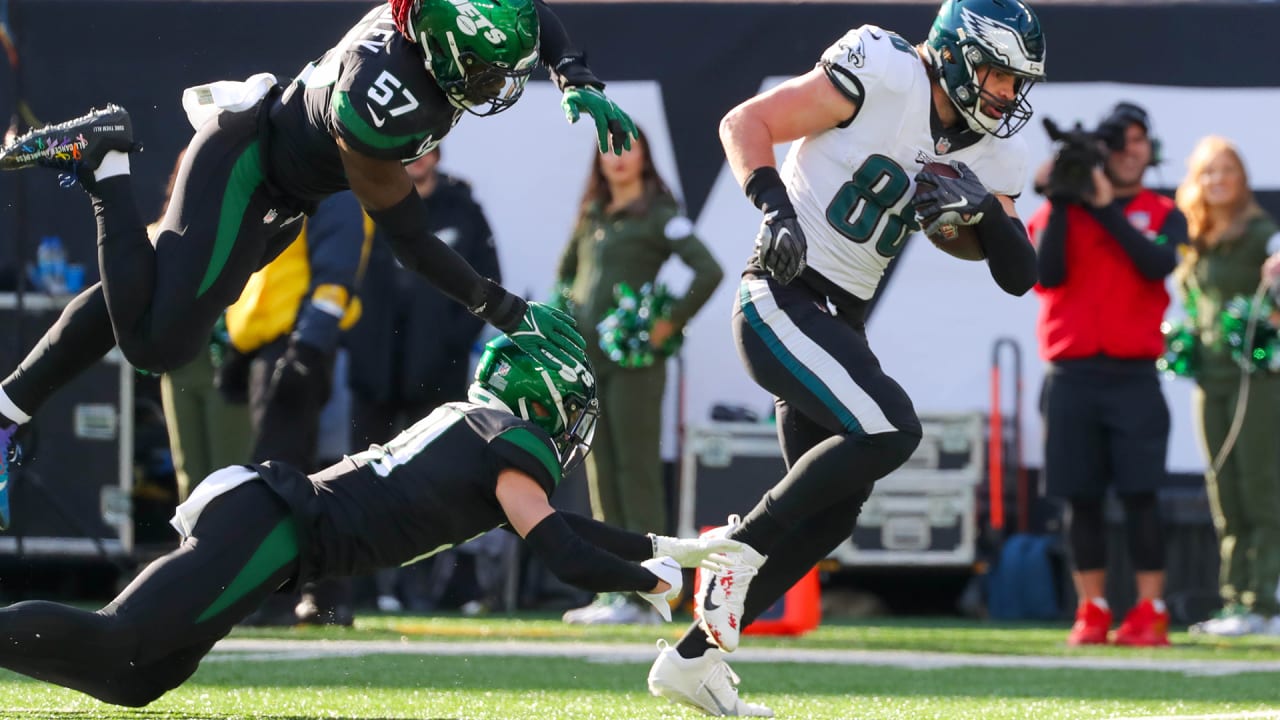 Watch: Eagles lead Chiefs 10-7 as Dallas Goedert hangs onto TD