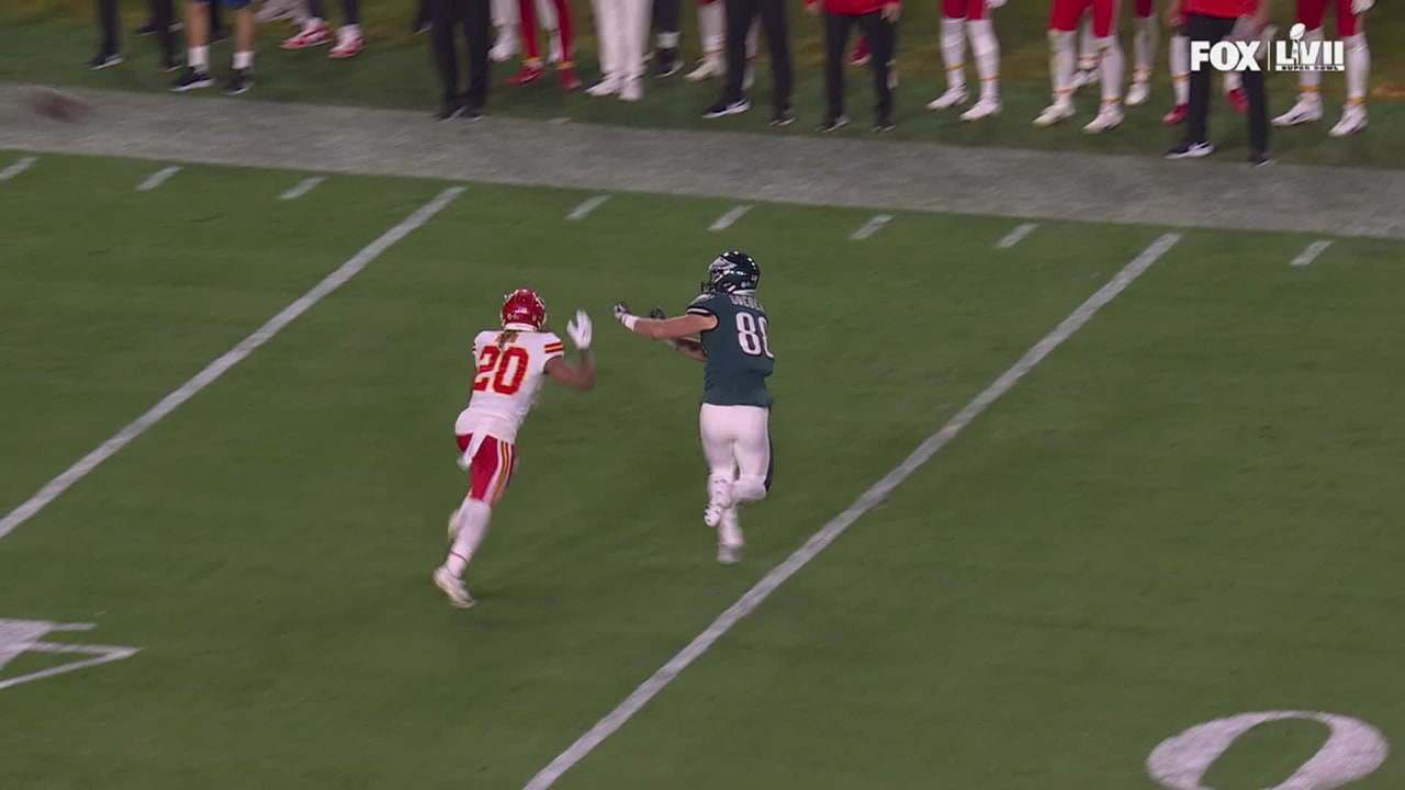 Highlight: Britain Covey's 27-yard punt return gives Eagles favorable field  position