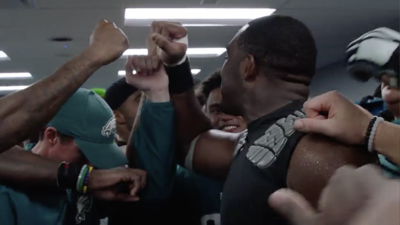 The @philadelphiaeagles LOCKER ROOM! 