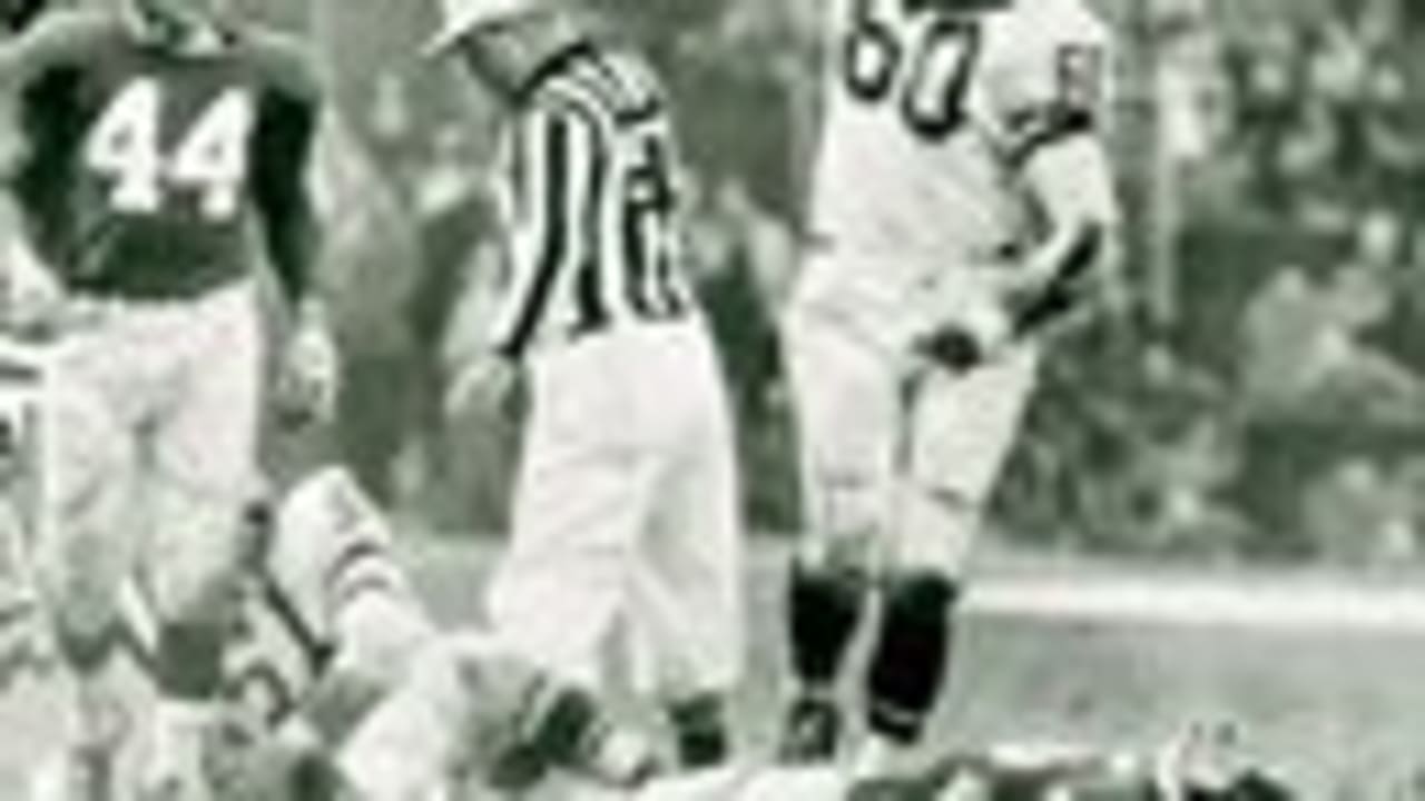 Philadelphia Eagles - Chuck Bednarik will forever be remembered for The  Hit, when he knocked out Giants running back Frank Gifford during a 1960  game