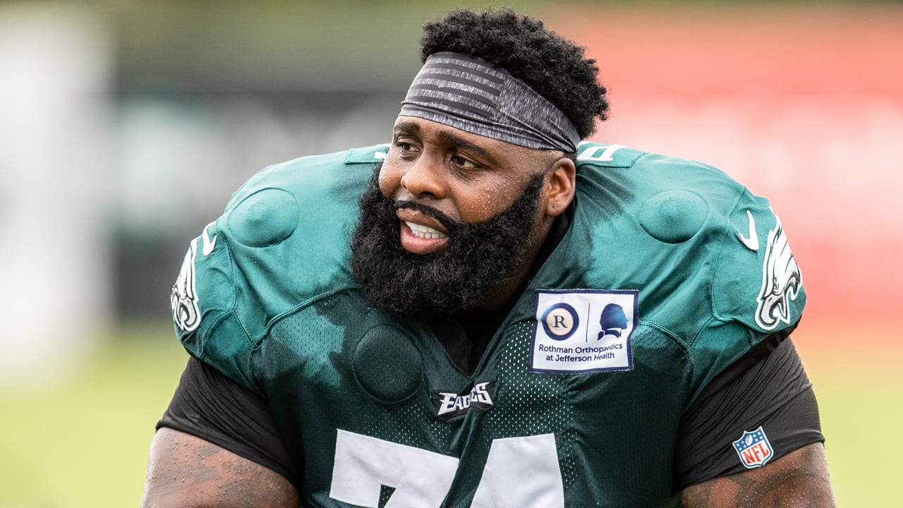 Eagles' Jason Kelce and Jason Peters are getting used to working next to  each other 