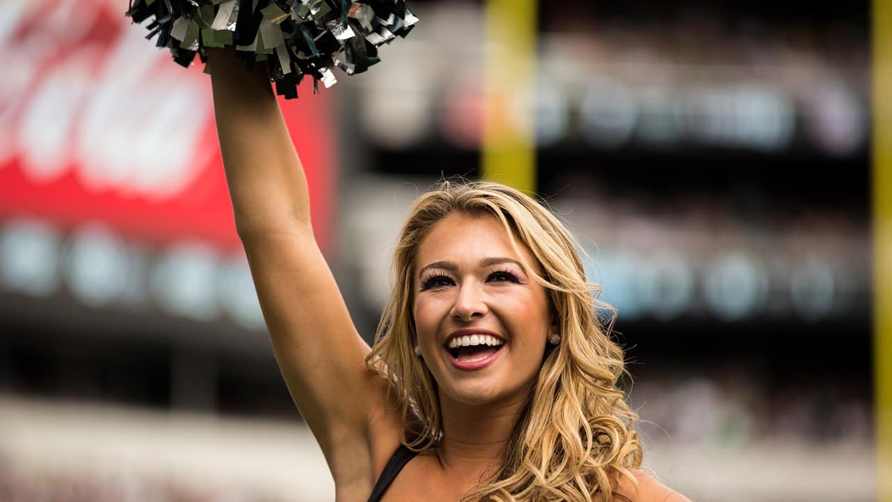 Cheerleaders On Gameday: Steelers