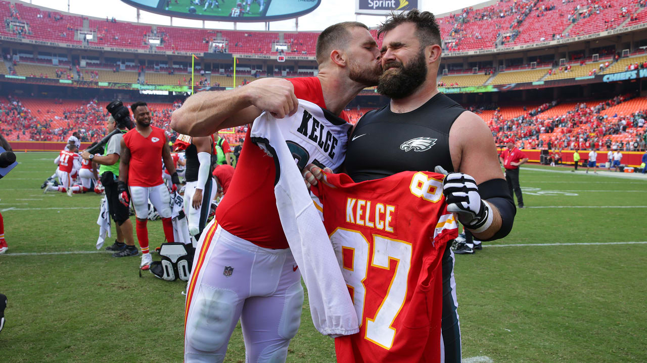 Philadelphia Eagles' Jason Kelce the 'ultimate older brother' to Kansas  City Chiefs' Travis Kelce