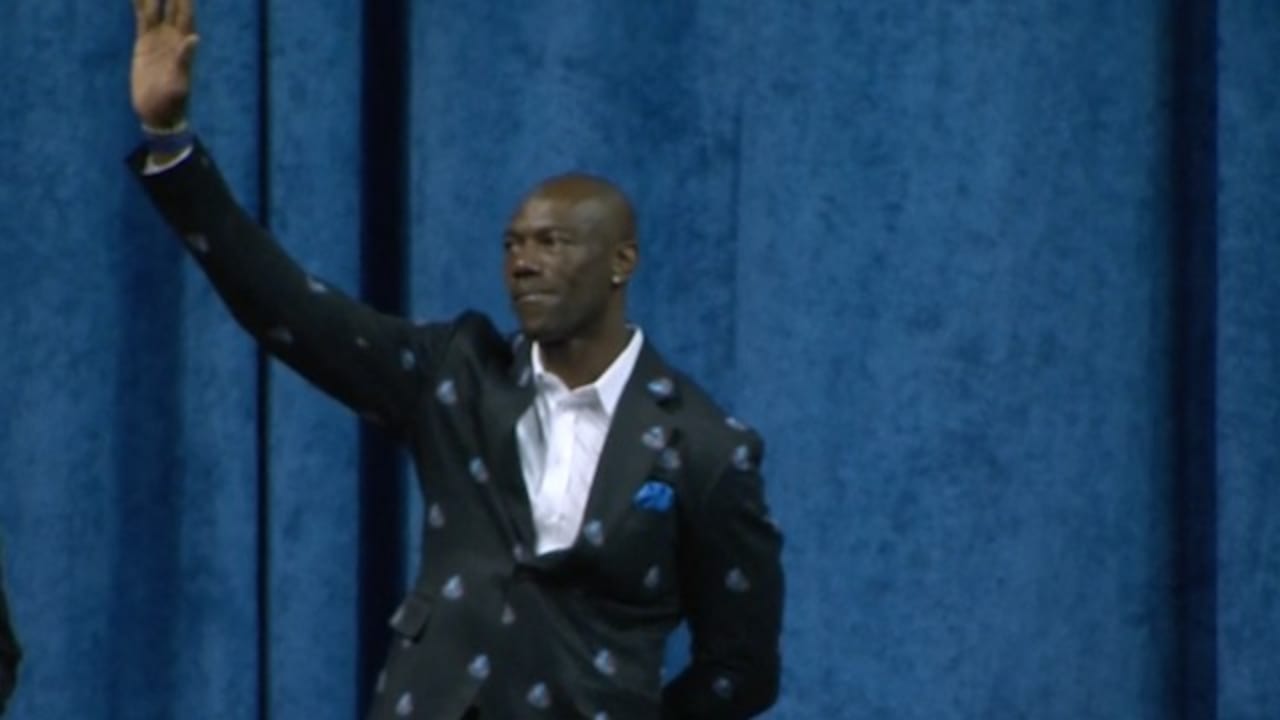 Terrell Owens made his own custom Hall of Fame jacket in light of