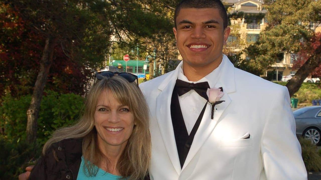 The NFL draft's top picks share about their moms – Reading Eagle