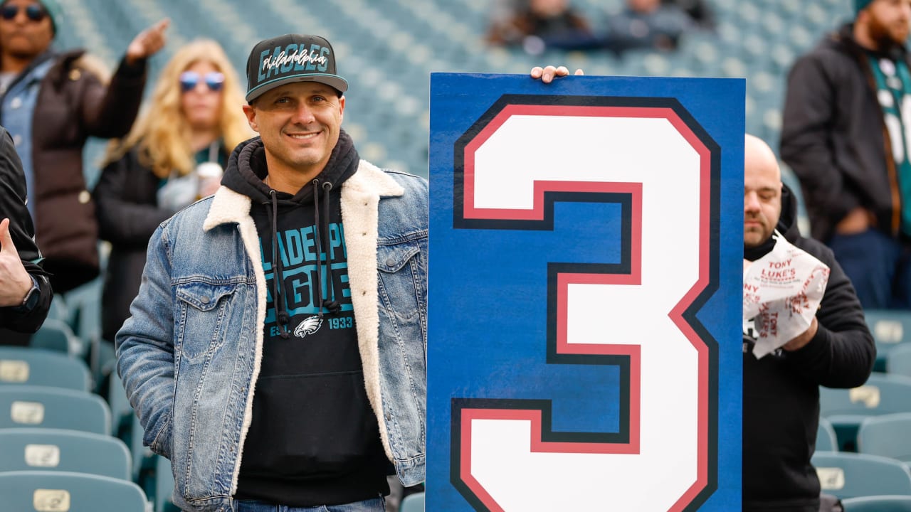 Eagles light up the Linc blue to support Damar Hamlin, Bills - CBS  Philadelphia