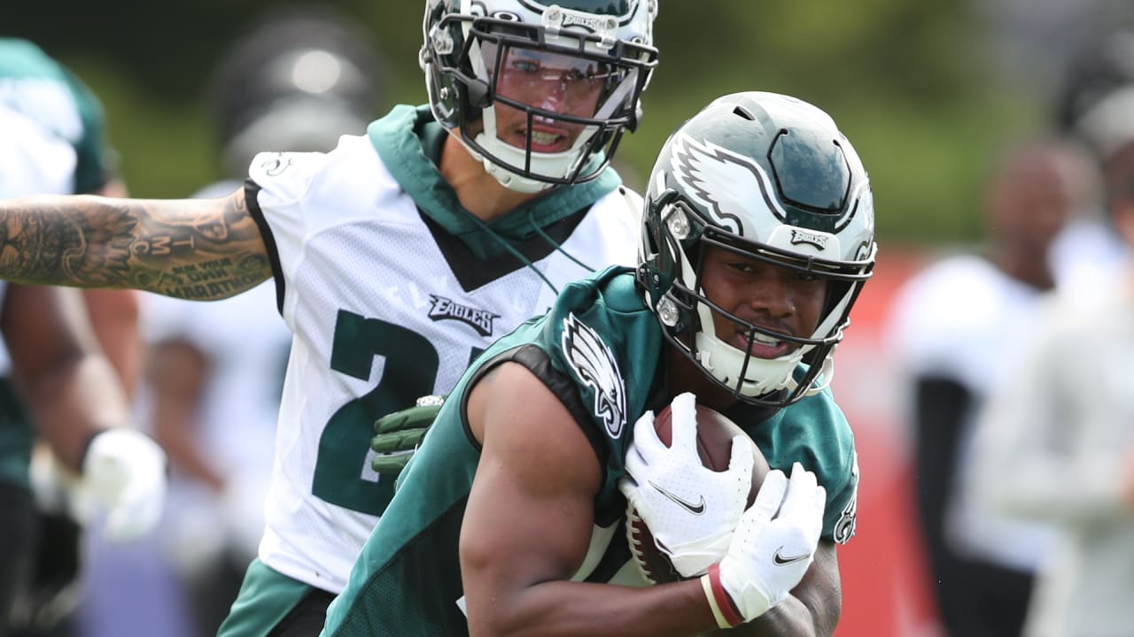 Philadelphia Eagles training camp observations: Jalen Hurts struggles to  connect with receivers, Avonte Maddox makes highlight-reel play