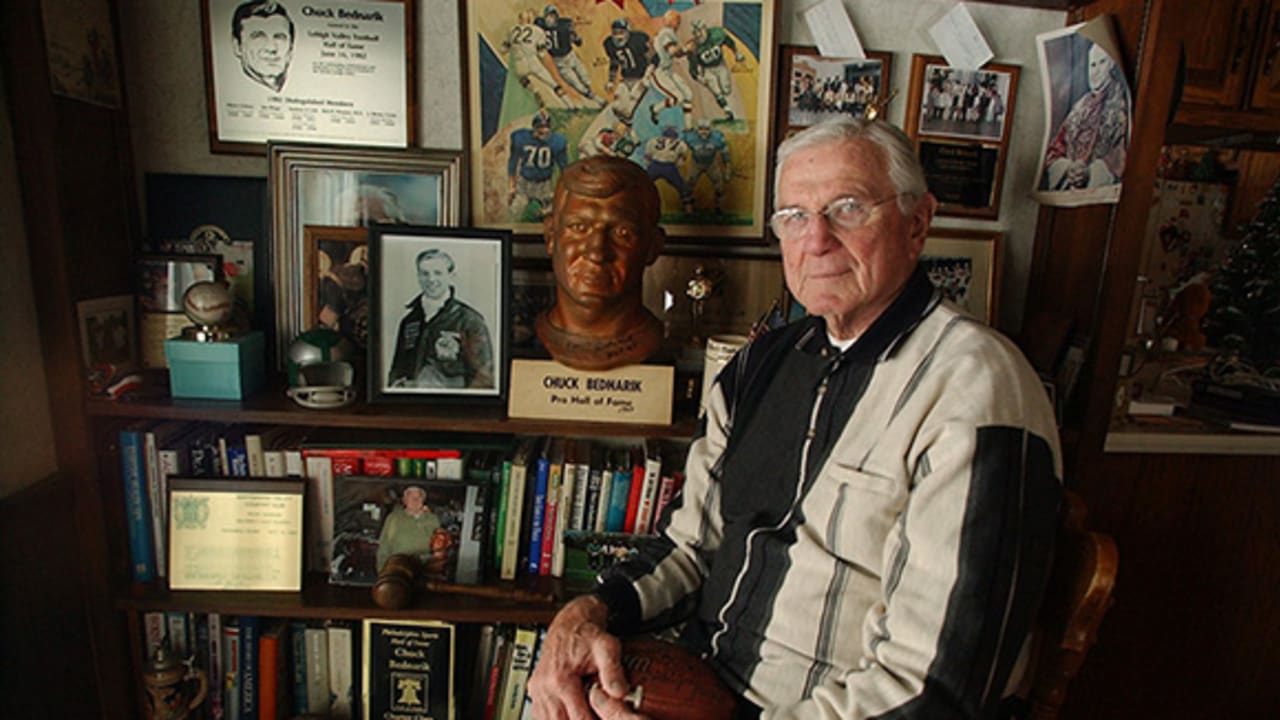 Chuck Bednarik: Philadelphia Eagles remember Hall of Famer from Bethlehem  as a legend 