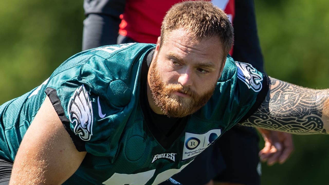 Eagles sign T Casey Tucker to the practice squad