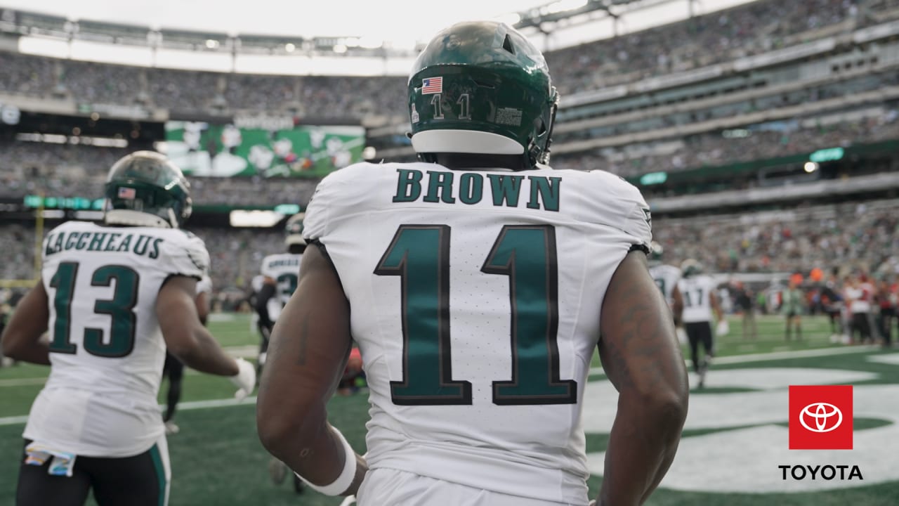 Why are the Super Bowl jerseys grey? : r/eagles