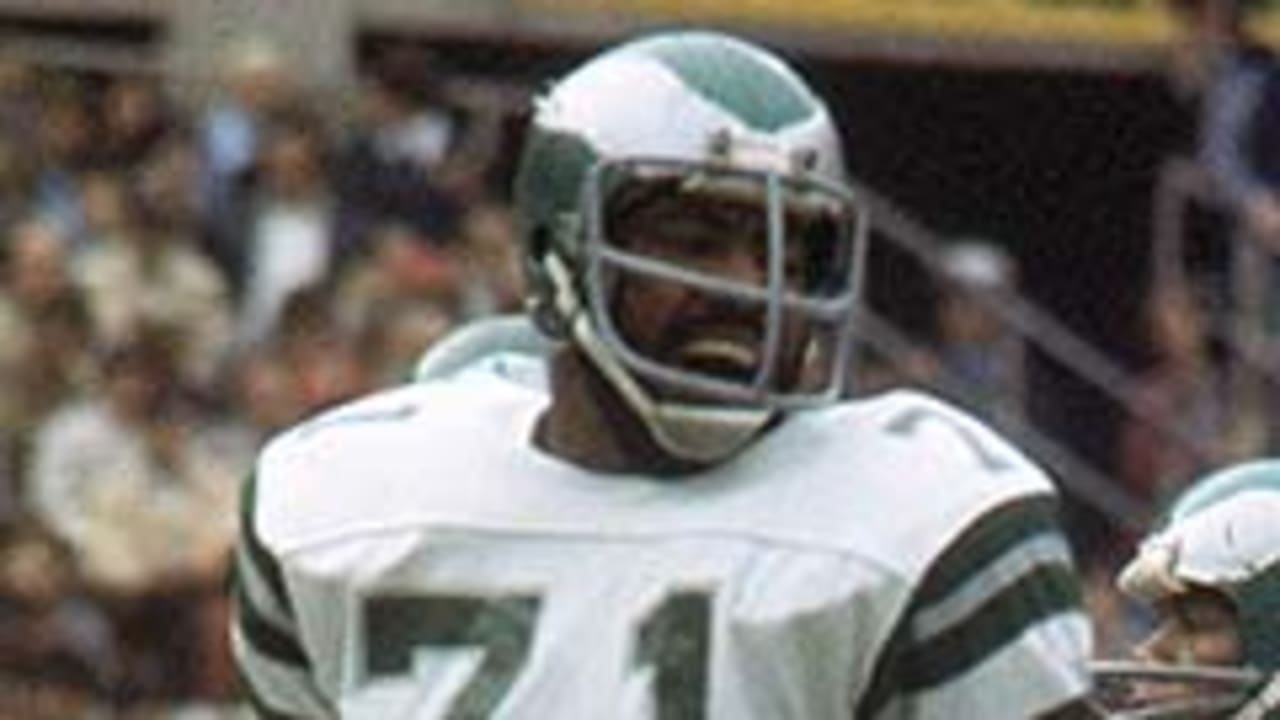 Roman Gabriel of the Philadelphia Eagles warms up prior to the start