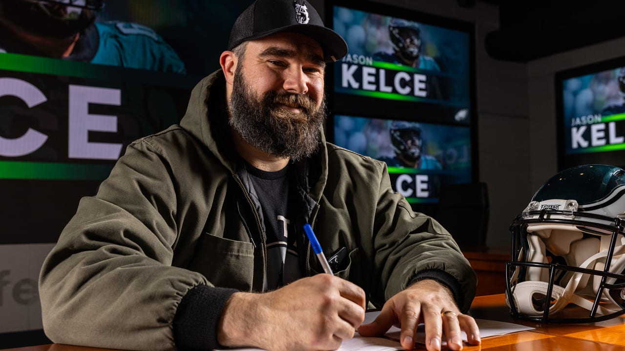 Eagles: Jason Kelce agrees to new contract after deciding to return