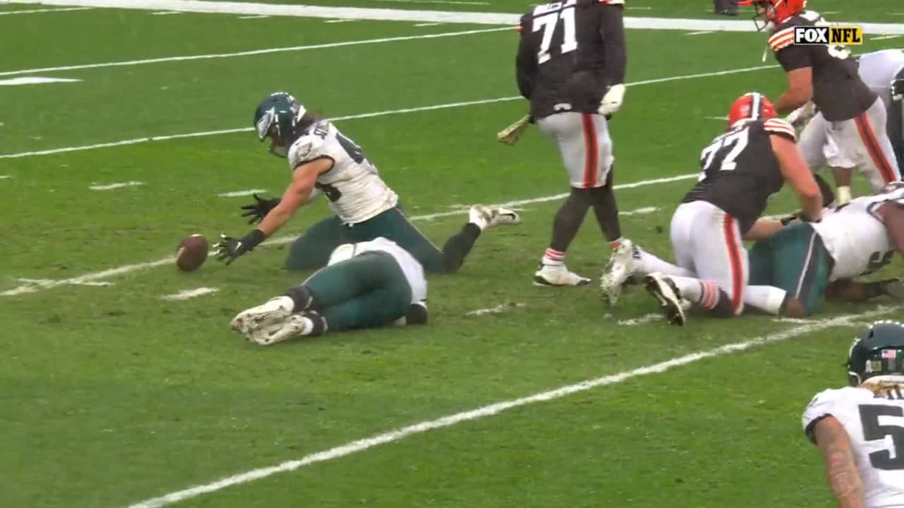Highlight Fletcher Cox with a spectacular stripsack vs. Cleveland Browns