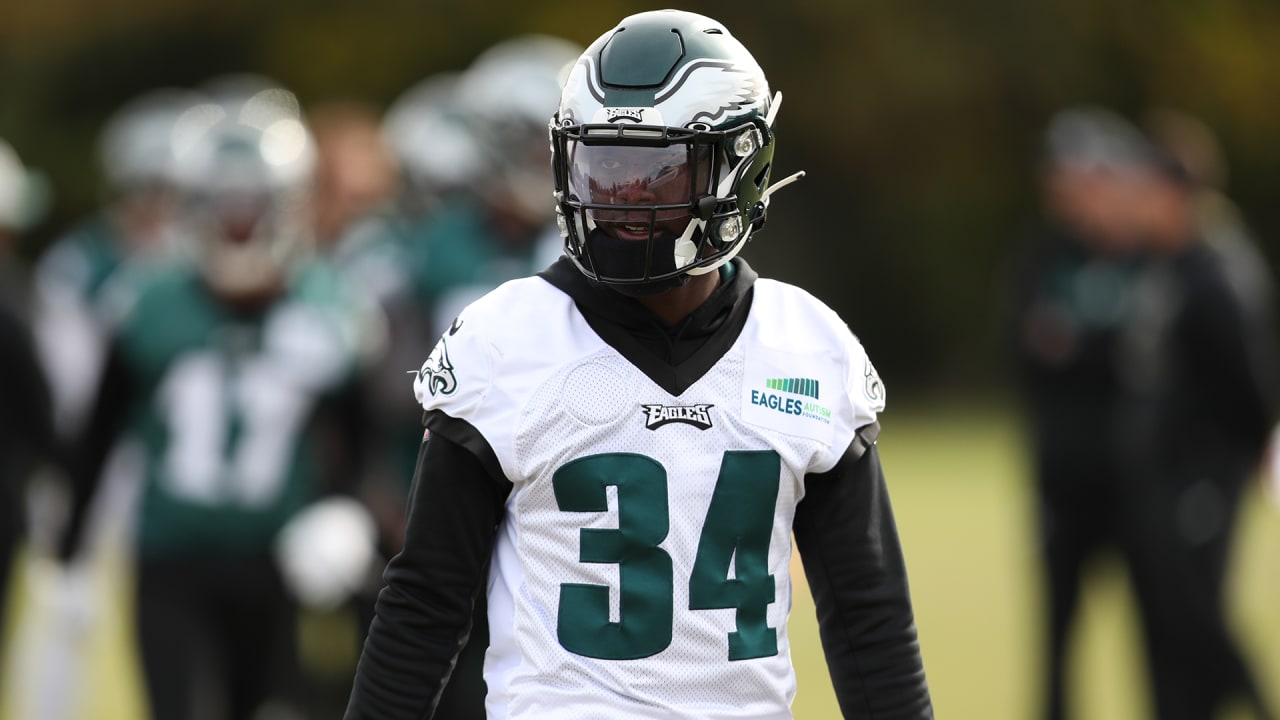 Watch Eagles star Dallas Goedert as he erase his fathers sins