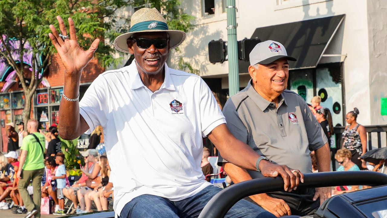 Jim Solano presents Harold Carmichael | Hall of Fame Centennial Class
