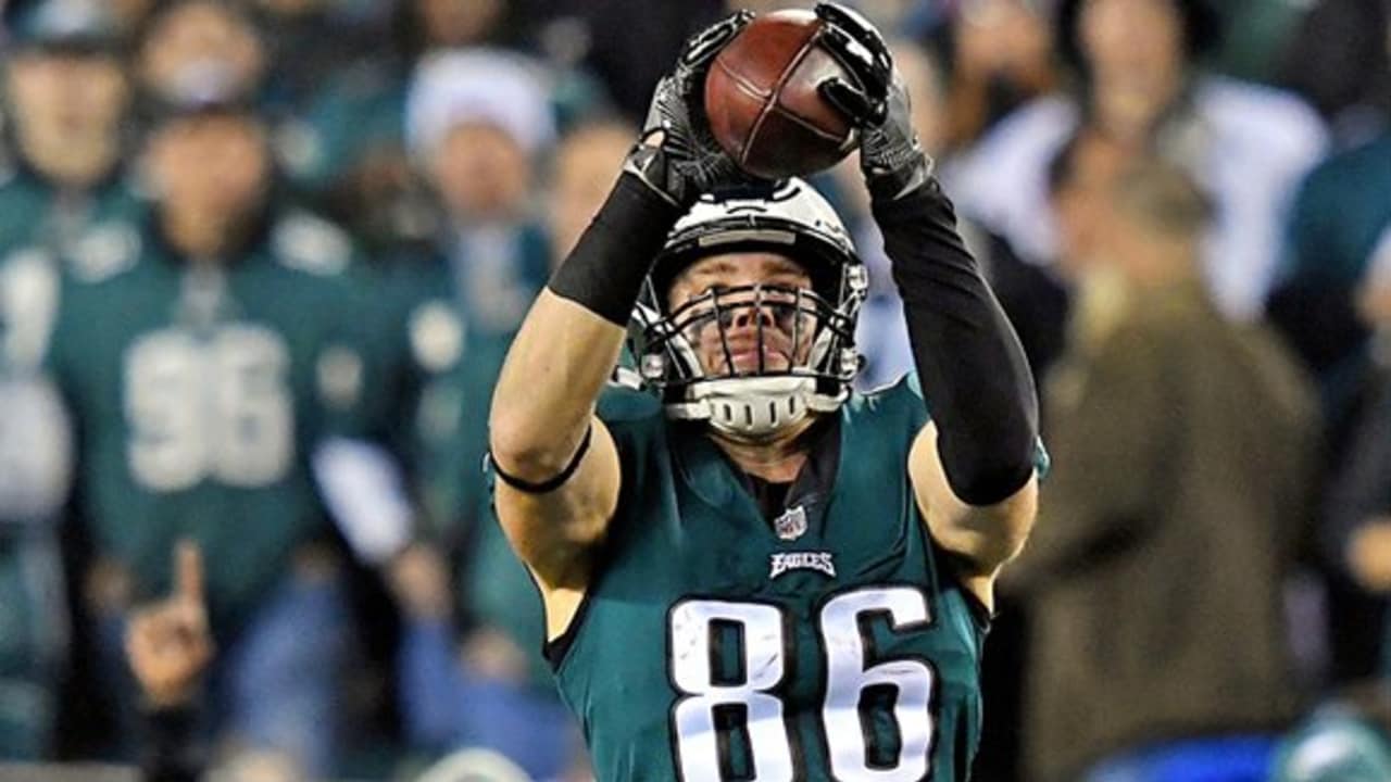 Highlight: Zach Ertz Double-Move For 36-Yard Pickup