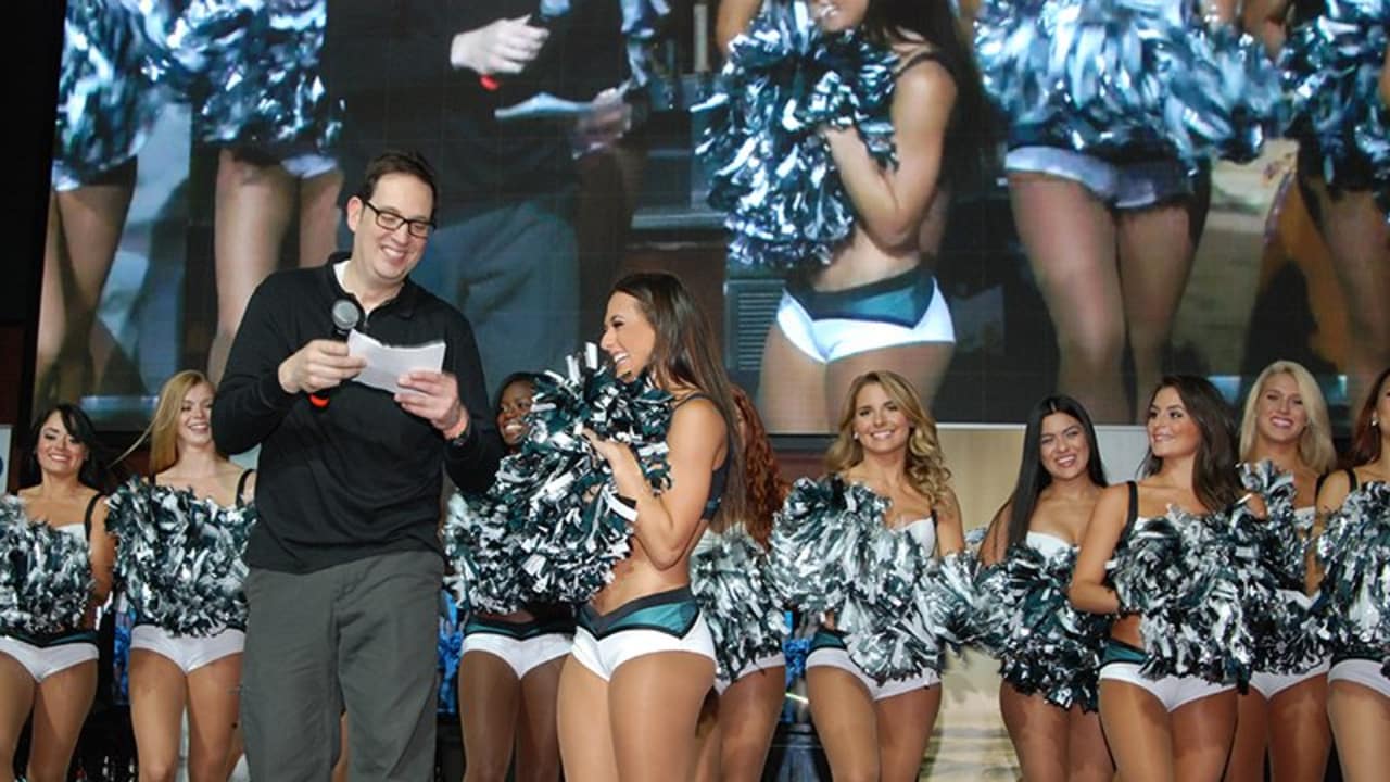 Cheerleaders Calendar Fashion Show