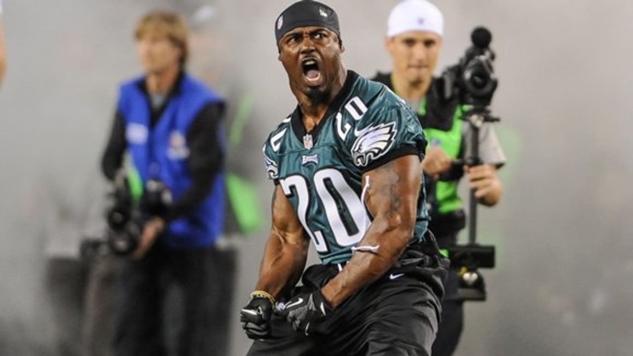 Philadelphia Eagles' Brian Dawkins shows different side in book