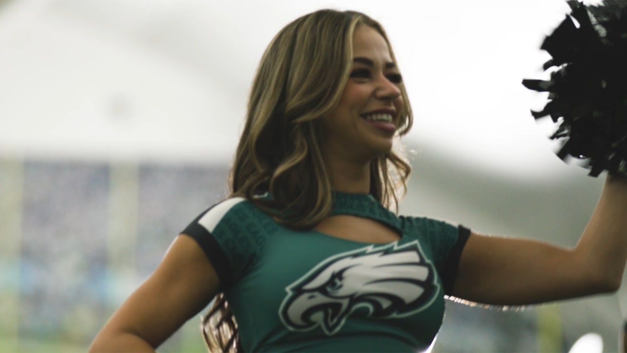 Pictorial: Eagles Cheerleaders Are in Mexico for Their Calendar