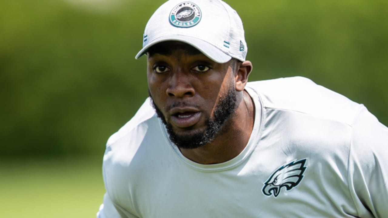 Philadelphia Eagles Davion Taylor's Second Home Provided Path to the NFL -  Sports Illustrated Philadelphia Eagles News, Analysis and More