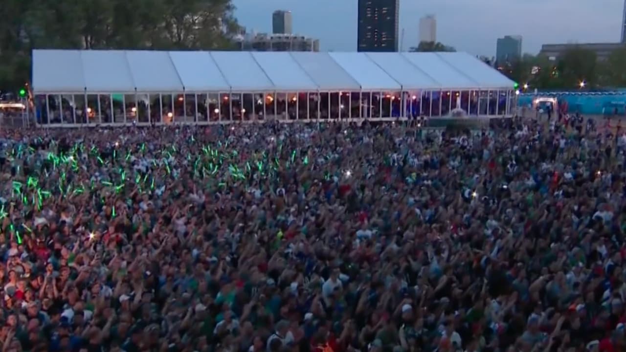 Fly Eagles Fly on the Parkway