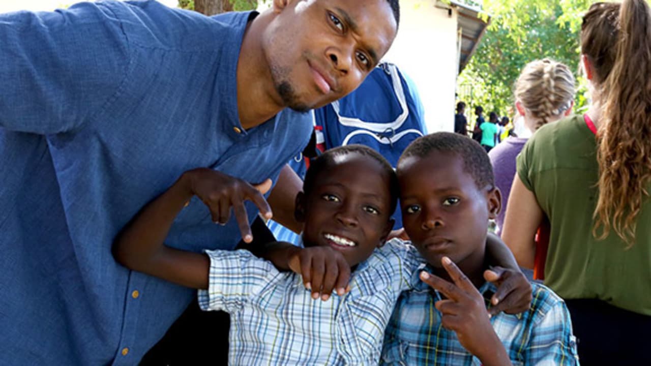 Matthews, Wentz Go On A Mission Of Hope