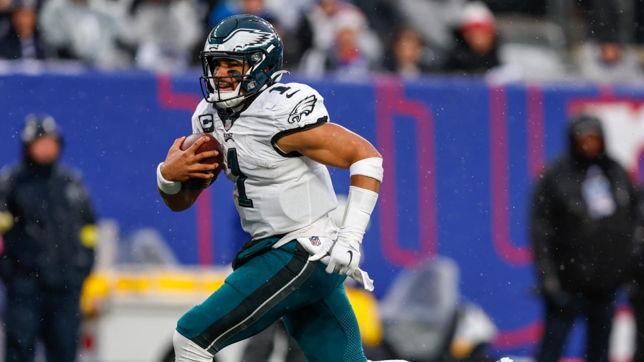 Highlights Jalen Hurts' best plays from 3TD game vs. Giants