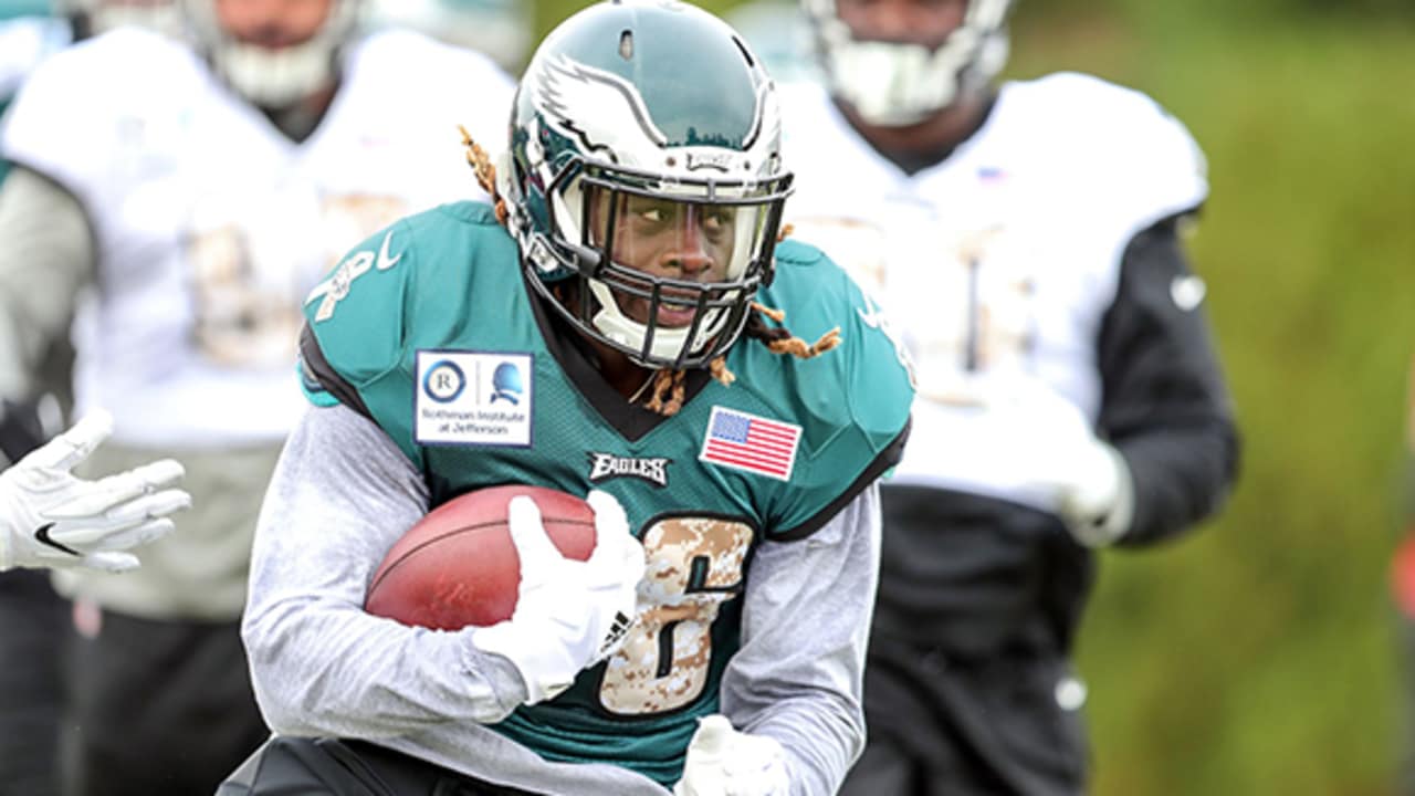 Wendell Smallwood says Jay Ajayi brings 'excitement' to the Eagles' running  back group 