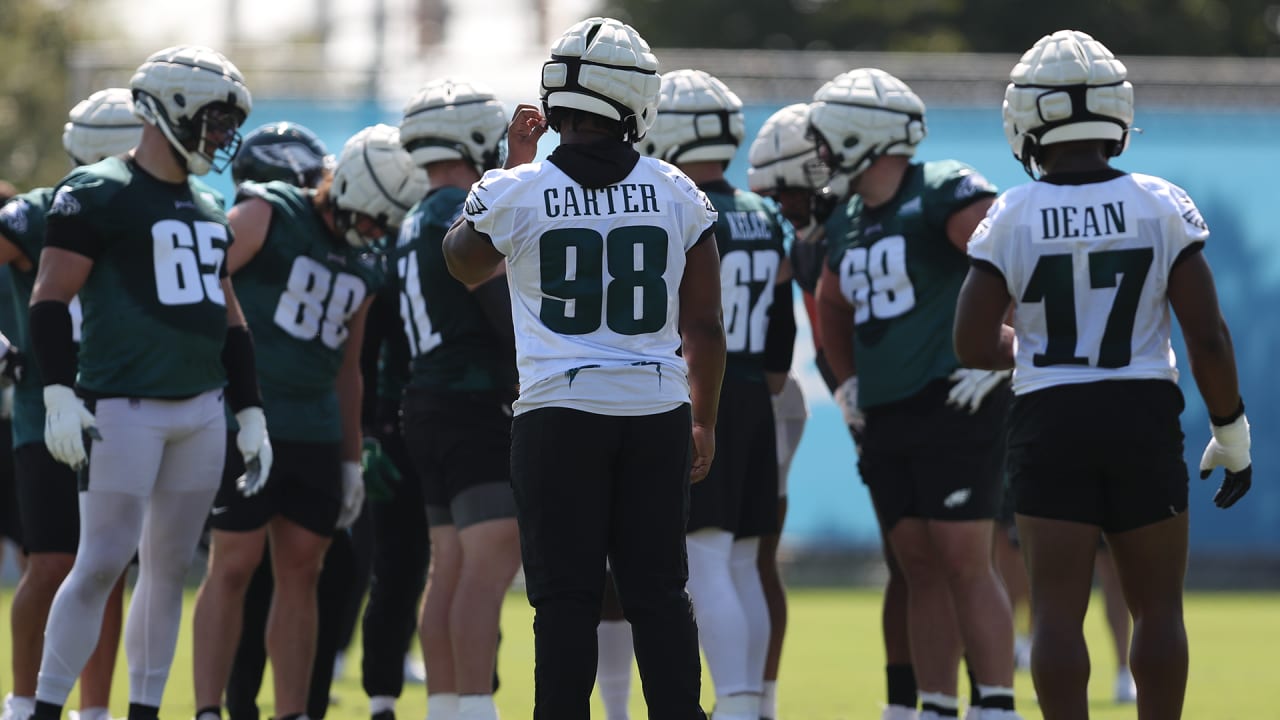 Philadelphia Eagles report for first day of training camp