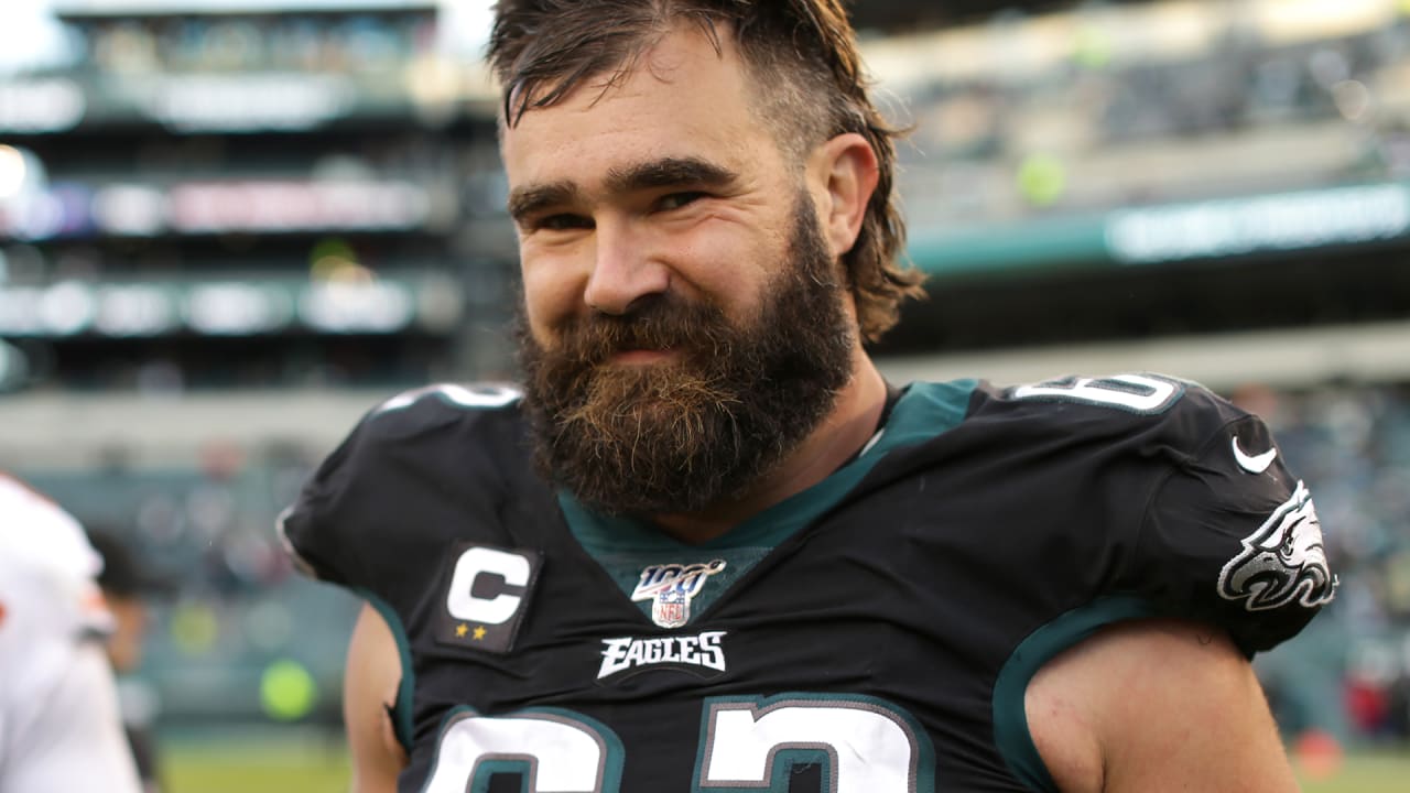 NFL player Jason Kelce and his wife invite special guest to Super Bowl -  ABC News